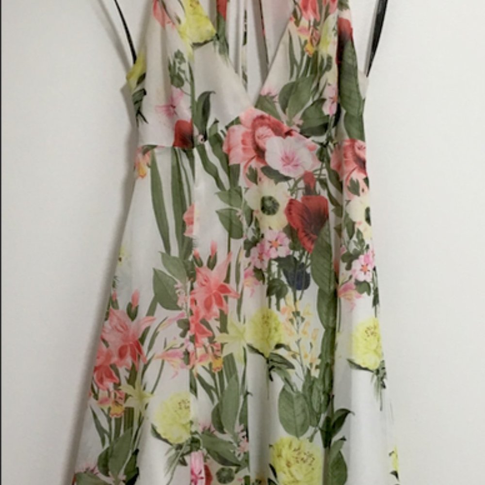 Gorgeous Floral Dress.